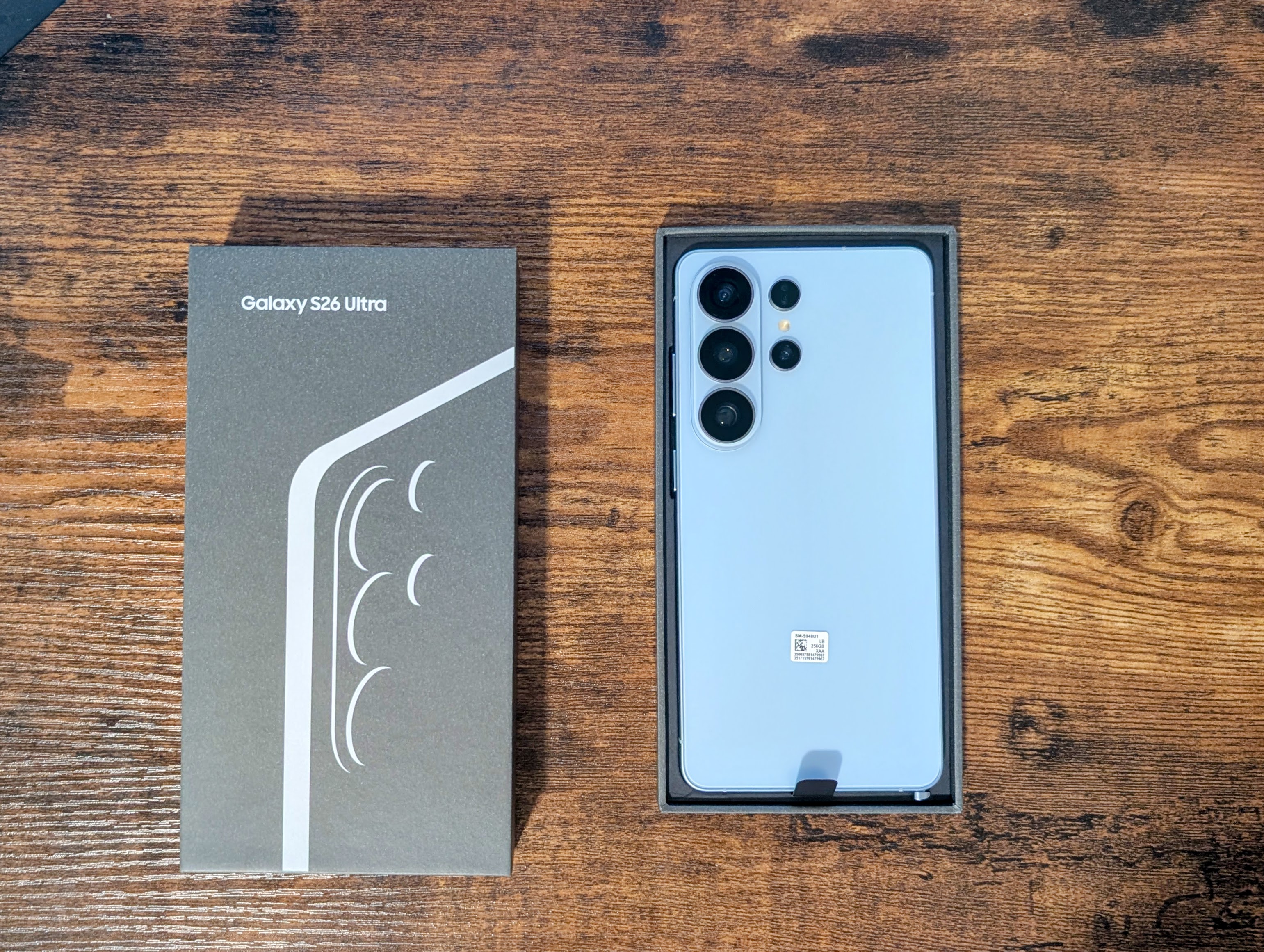 نظرة أولية على Galaxy S26 Ultra باللون الأزرق السماوي